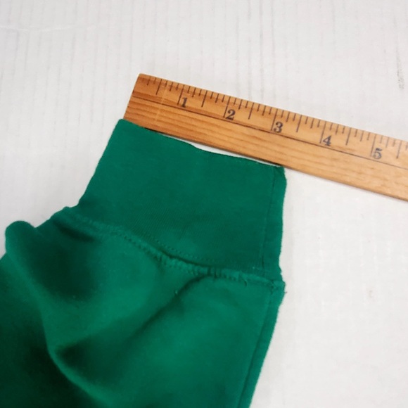 Size M (7-9)Seuss How the Grinch Stole Christmas Green Sweatshirt The Grinch - Picture 9 of 10